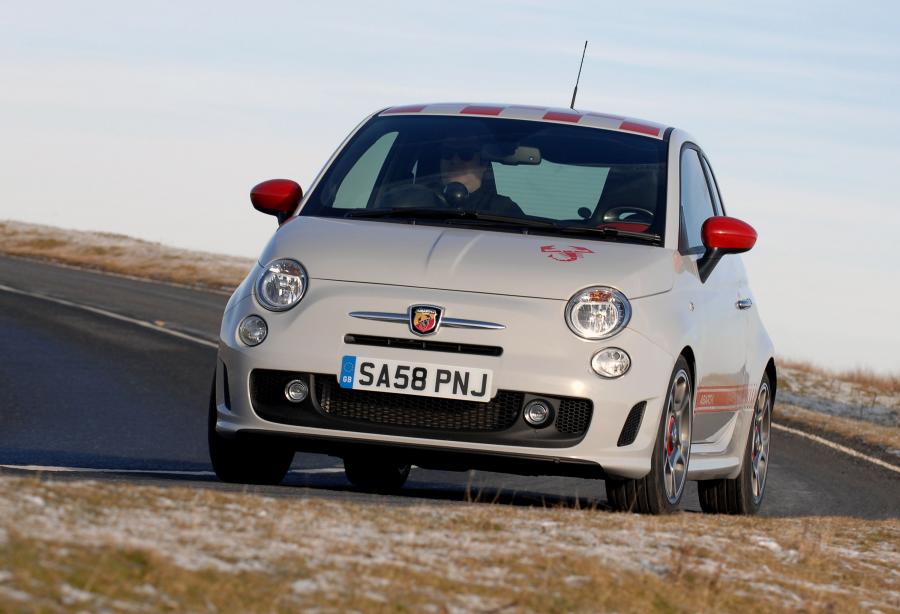  Abarth 500 2009 года  (UK) (фото 9 из 43)